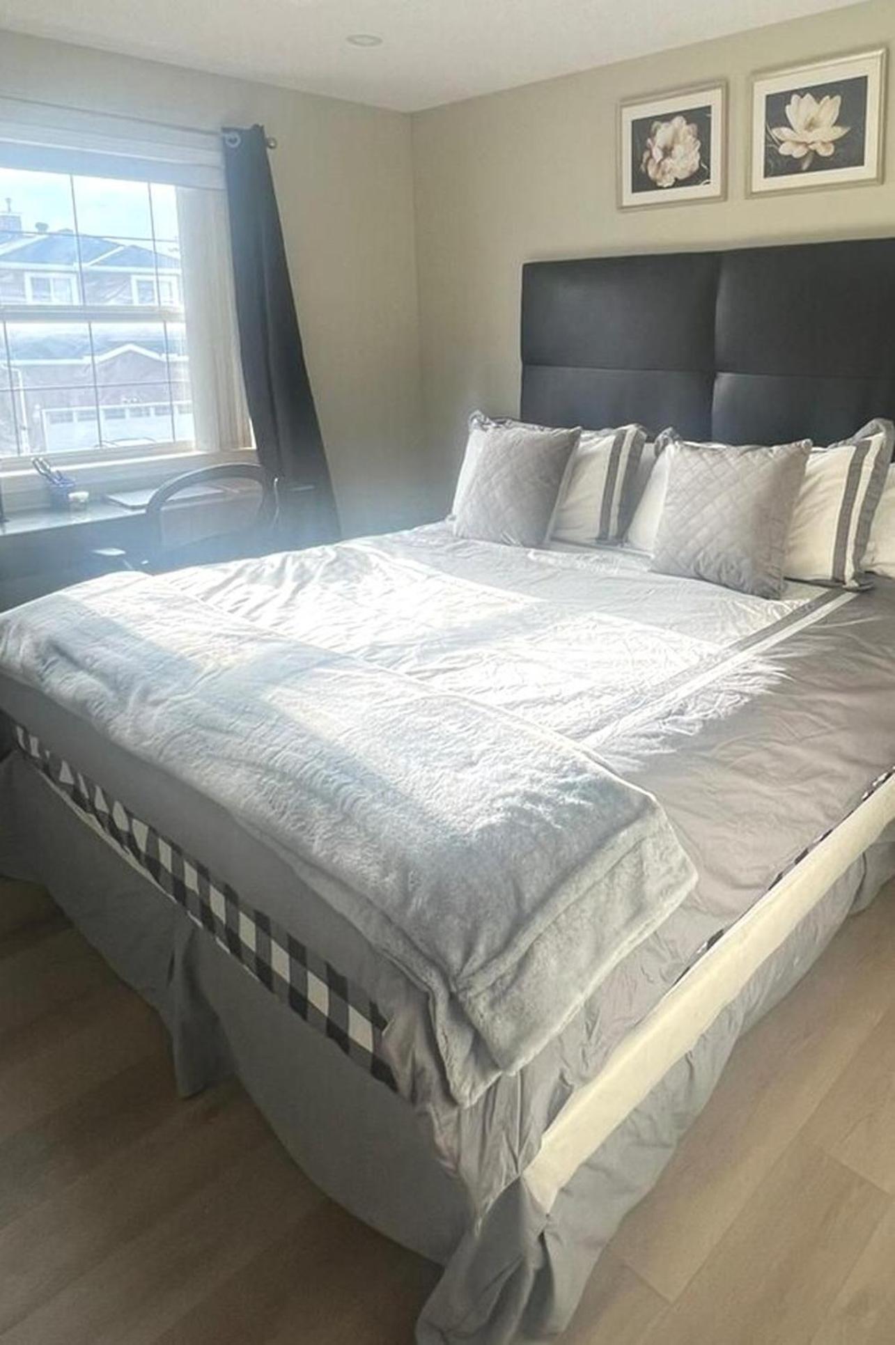 56 Executive Business W Ac 10 Min To Airport Holiday home Calgary