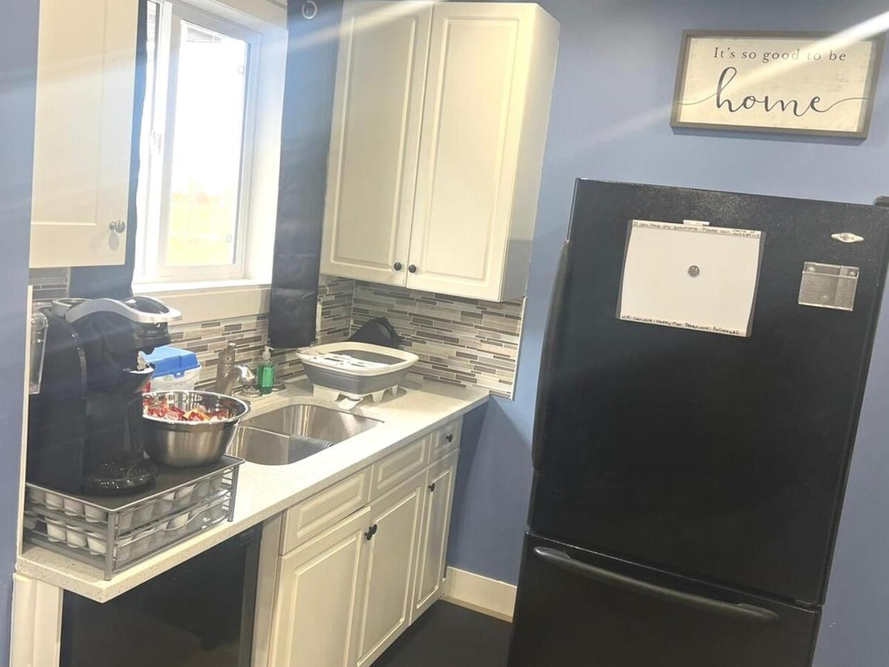 56 Executive Business W Ac 10 Min To Airport Calgary