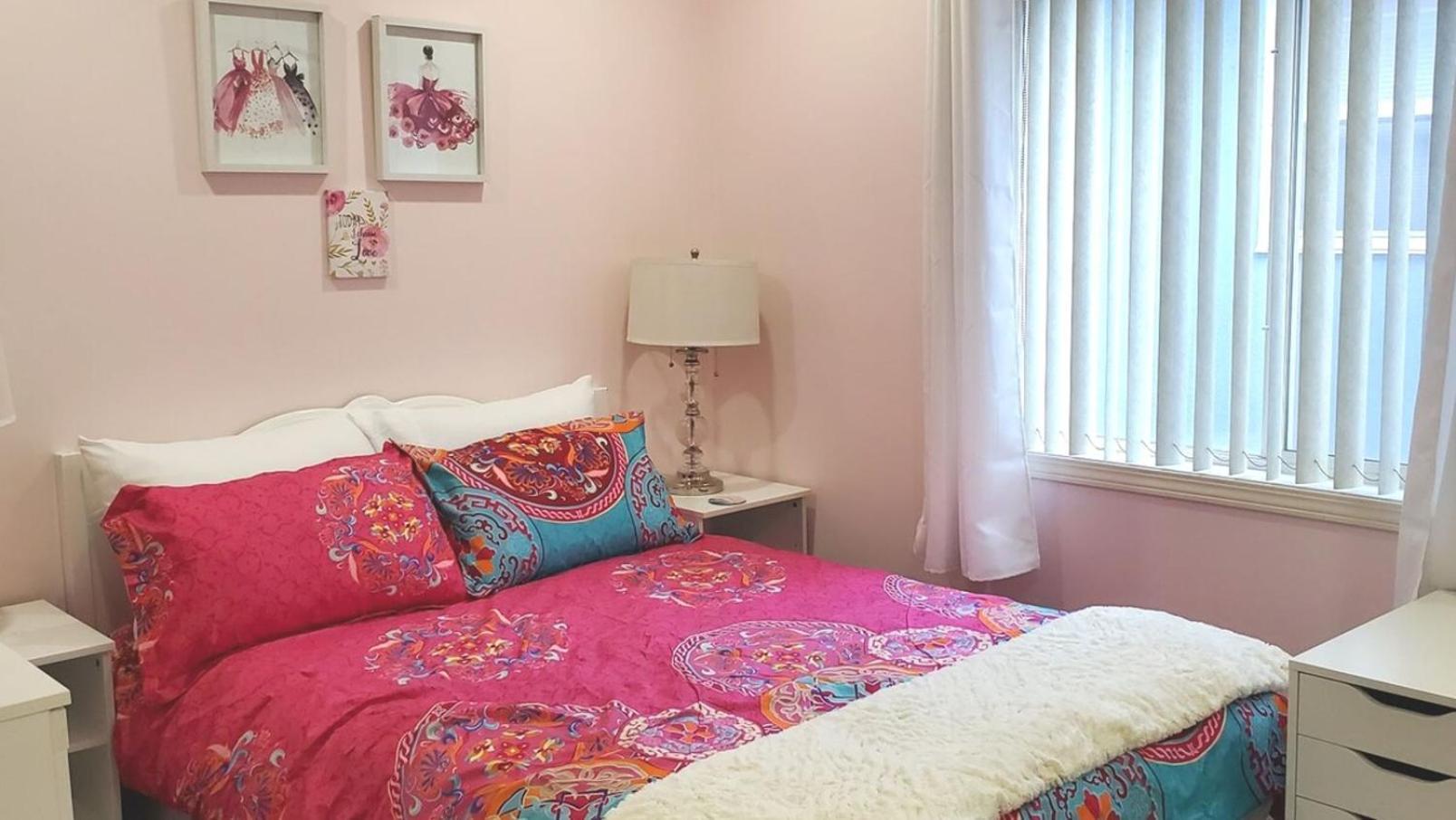 56 Executive Business W Ac 10 Min To Airport Calgary