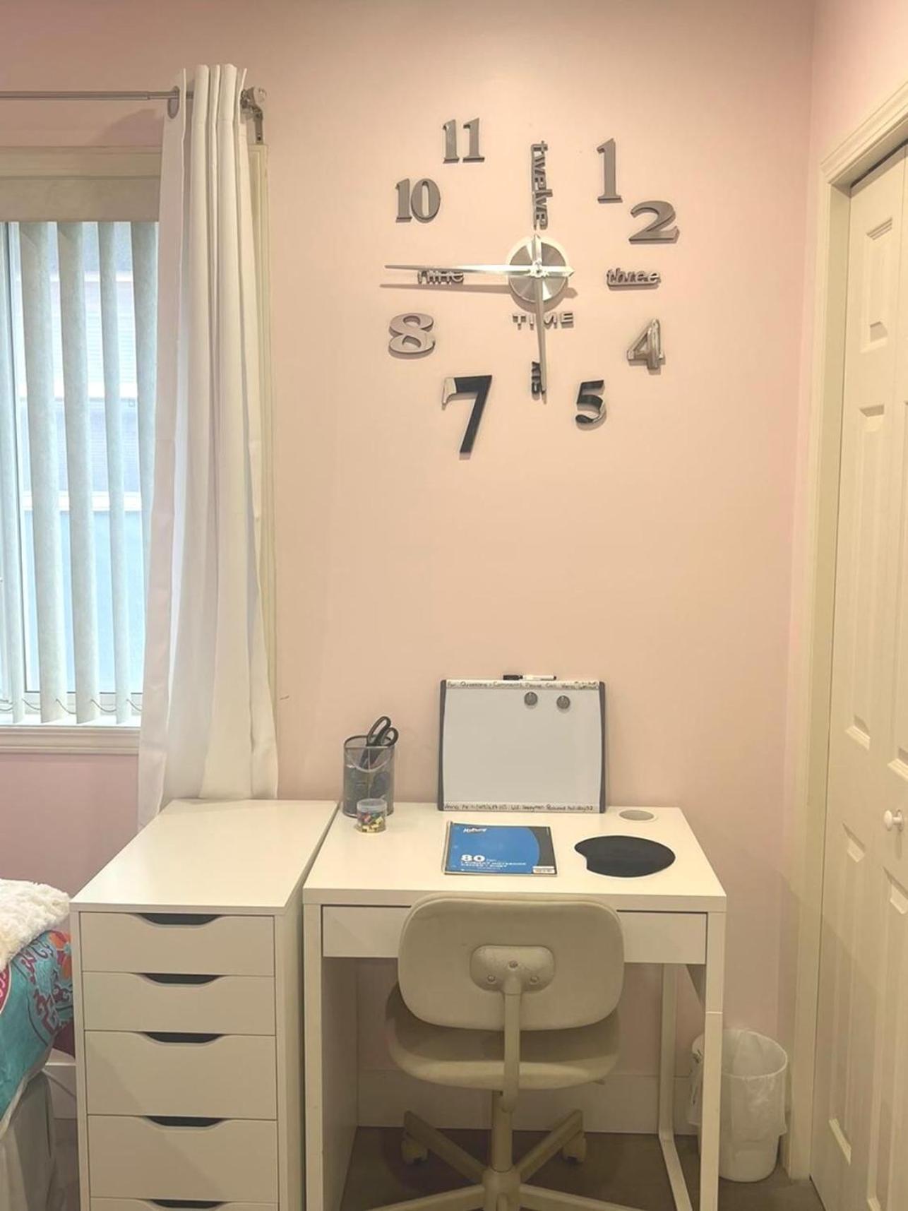 56 Executive Business W Ac 10 Min To Airport Holiday home Calgary